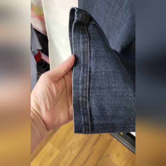 Liz Claiborne Slim Power Crop Fit 20W Deep Blue Denim Capri - Picture 6 of 9